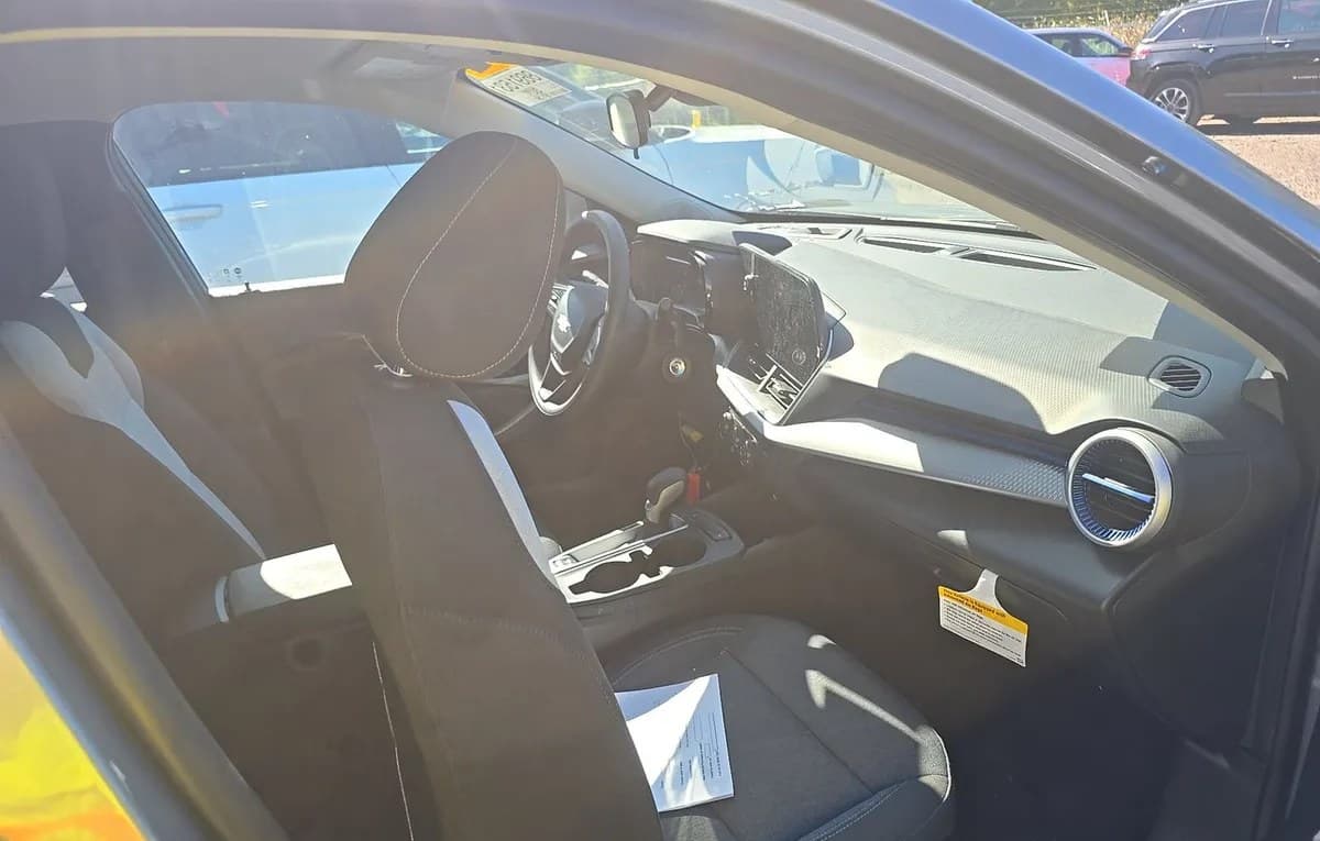 2024 CHEVROLET TRAX LS 5