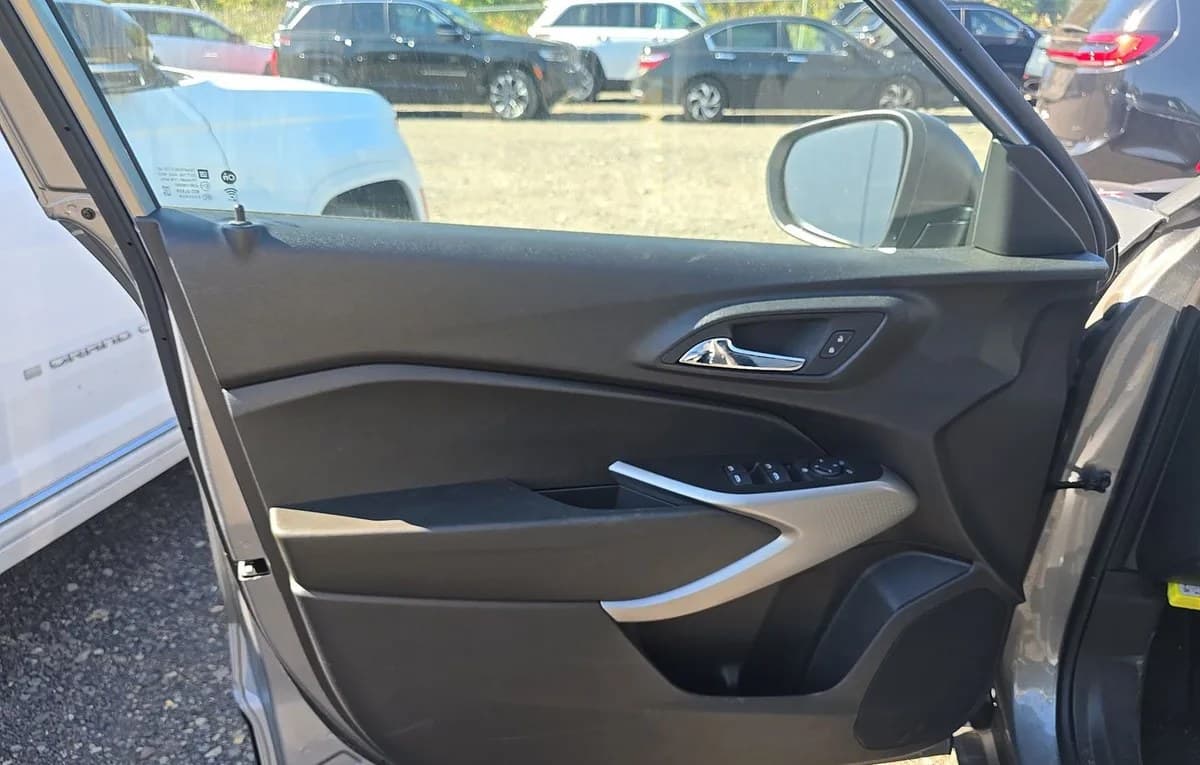 2024 CHEVROLET TRAX LS 6