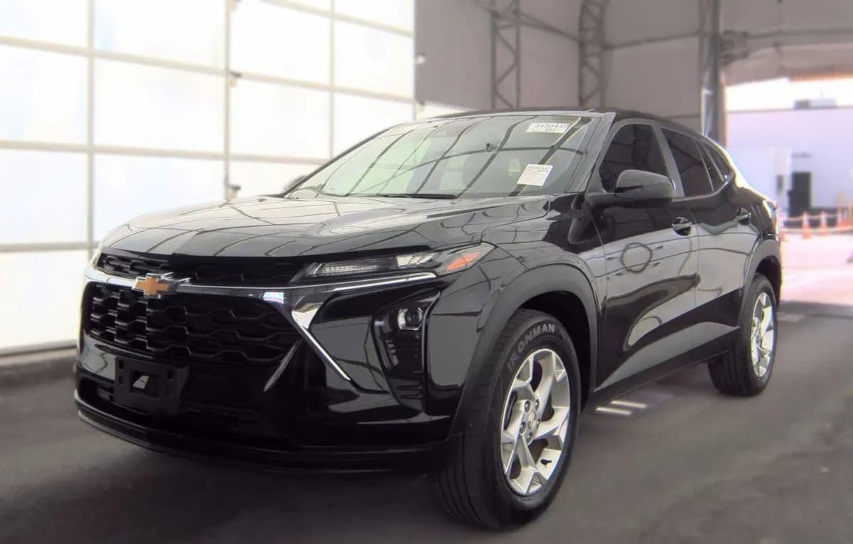 2024 CHEVROLET TRAX LS 2