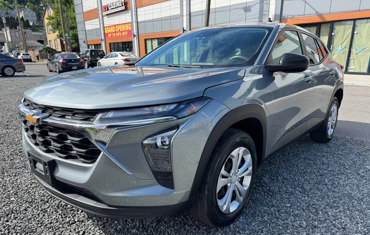 2024 CHEVROLET TRAX LS 2