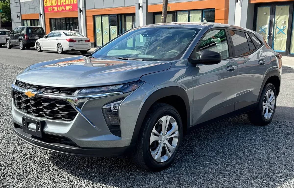 2024 CHEVROLET TRAX LS 3