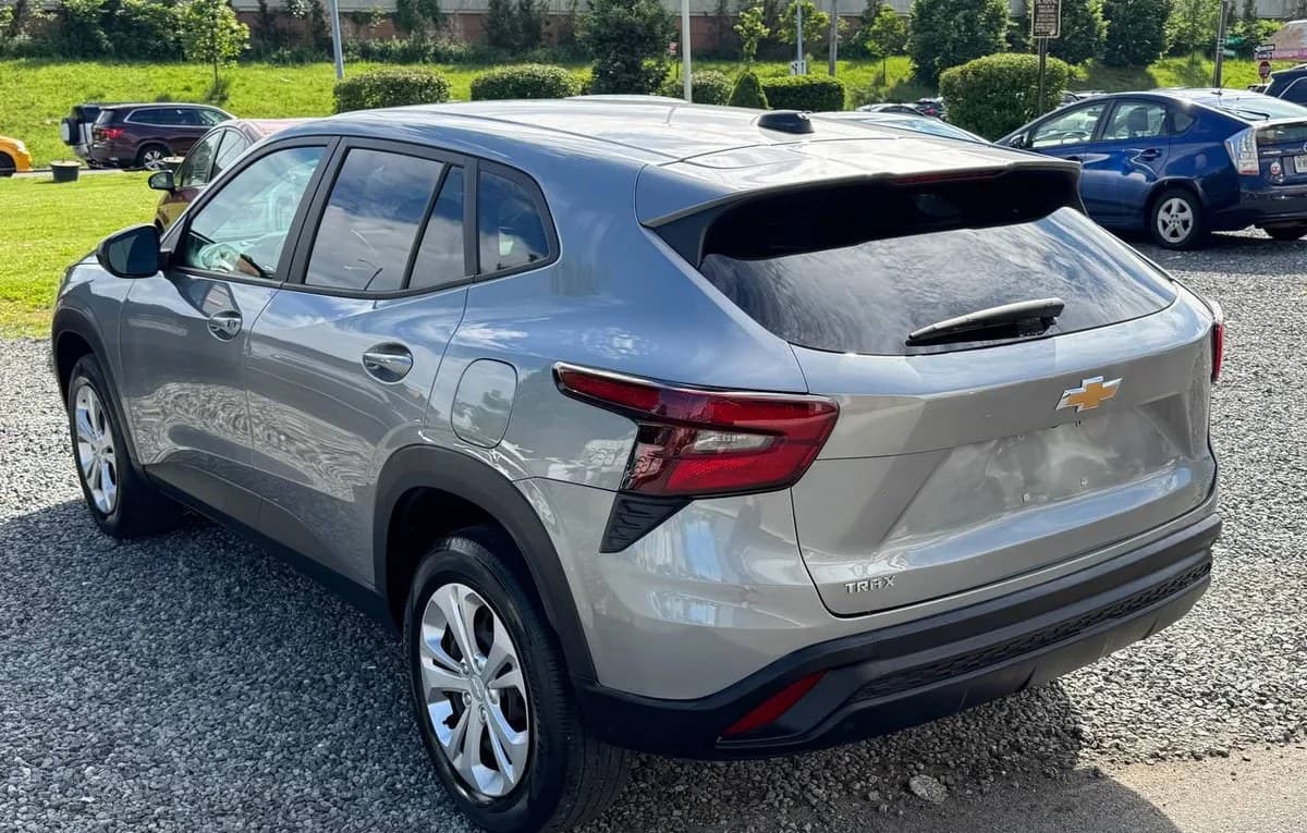 2024 CHEVROLET TRAX LS 5