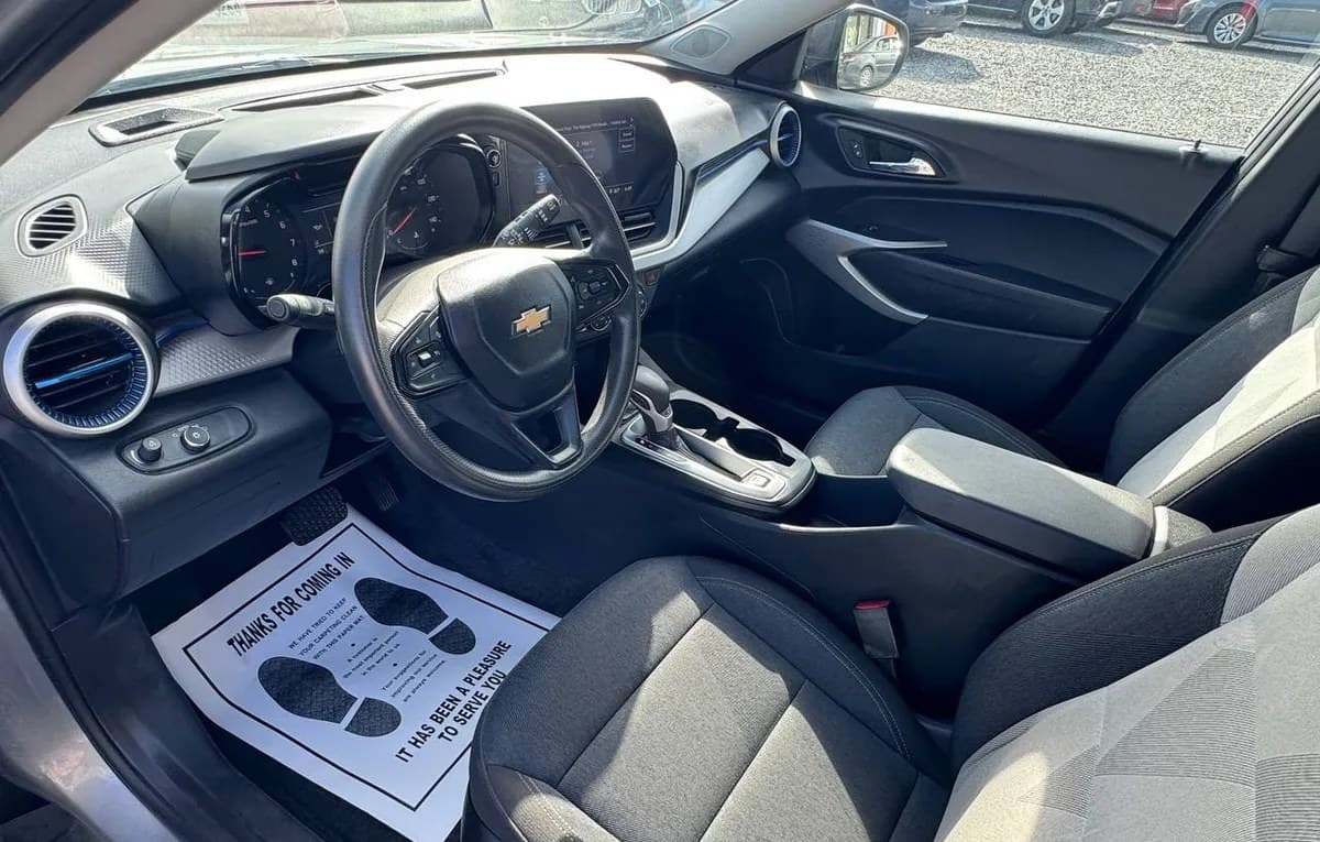 2024 CHEVROLET TRAX LS 7