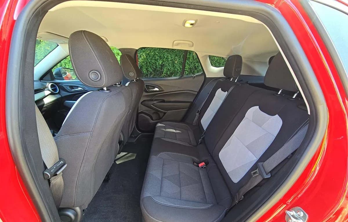 2026 CHEVROLET TRAX LS 7