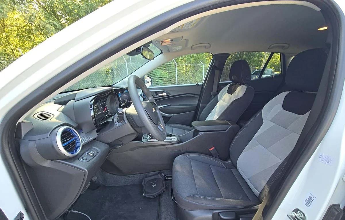 2026 CHEVROLET TRAX LS 4