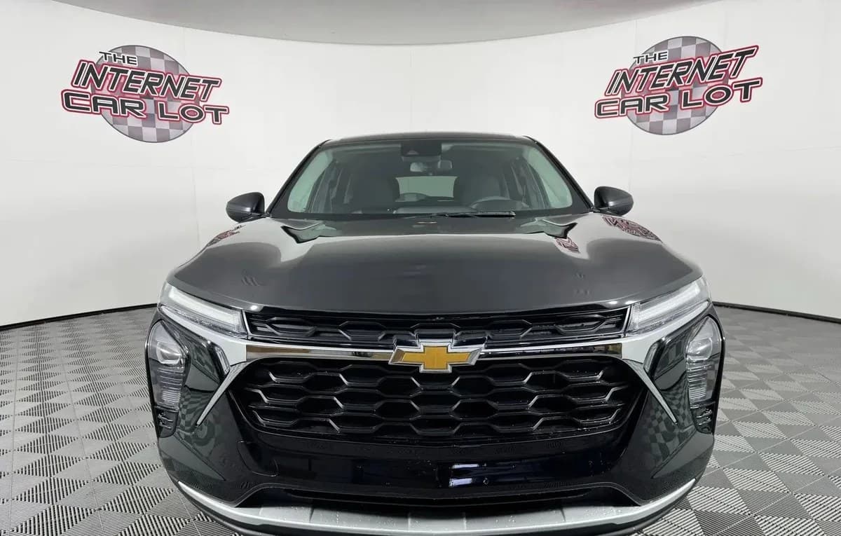 2025 CHEVROLET TRAX LS 3