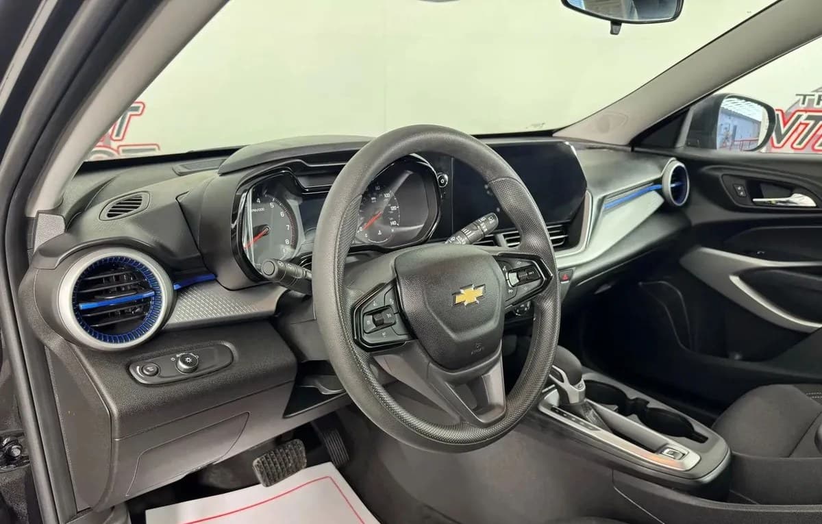 2025 CHEVROLET TRAX LS 7