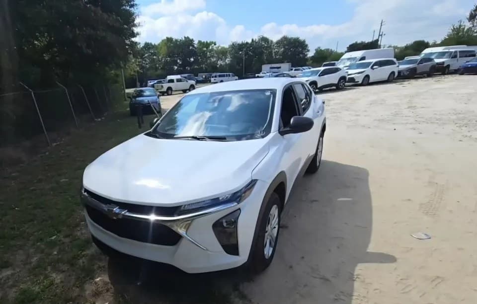2026 CHEVROLET TRAX LS 2