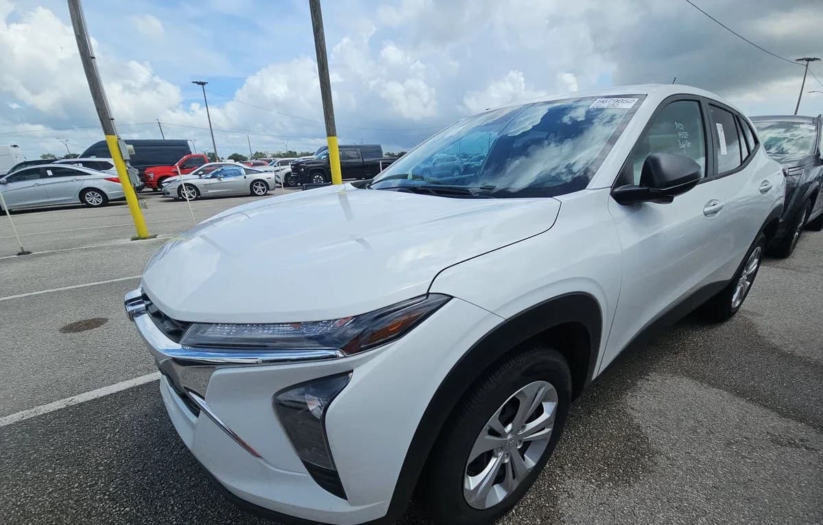 2026 CHEVROLET TRAX LS 2