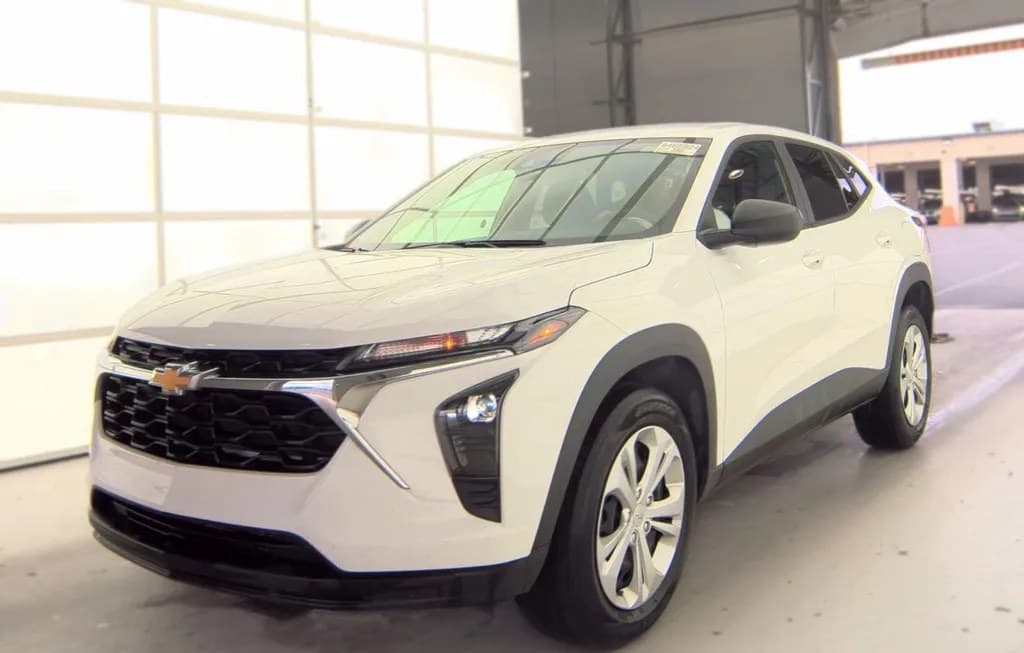 2025 CHEVROLET TRAX LS
