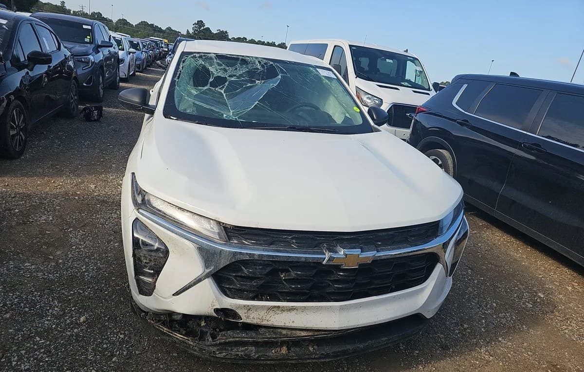 2025 CHEVROLET TRAX LS 3