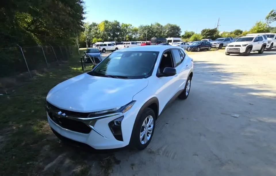 2026 CHEVROLET TRAX LS 2