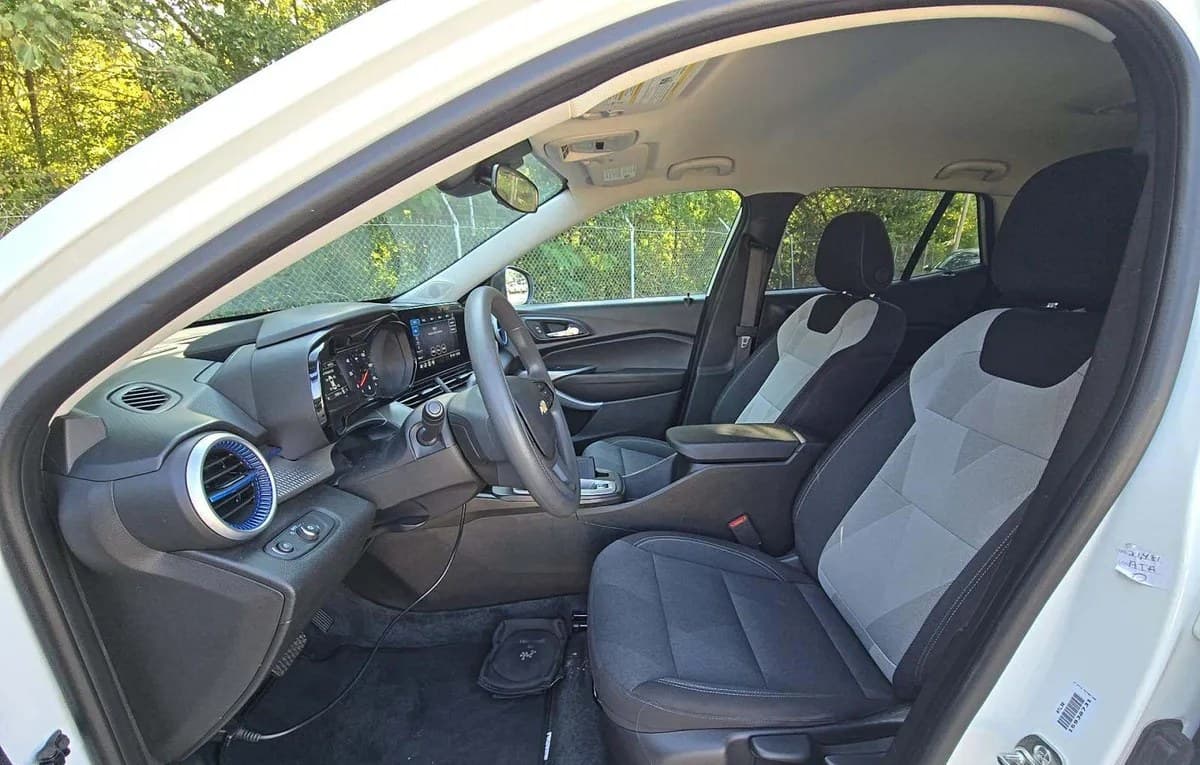 2026 CHEVROLET TRAX LS 4
