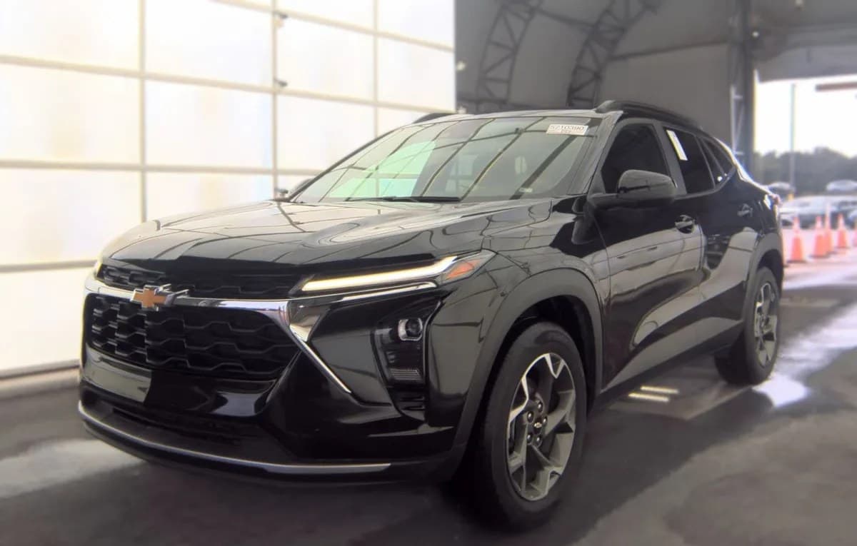 2024 CHEVROLET TRAX LT 2