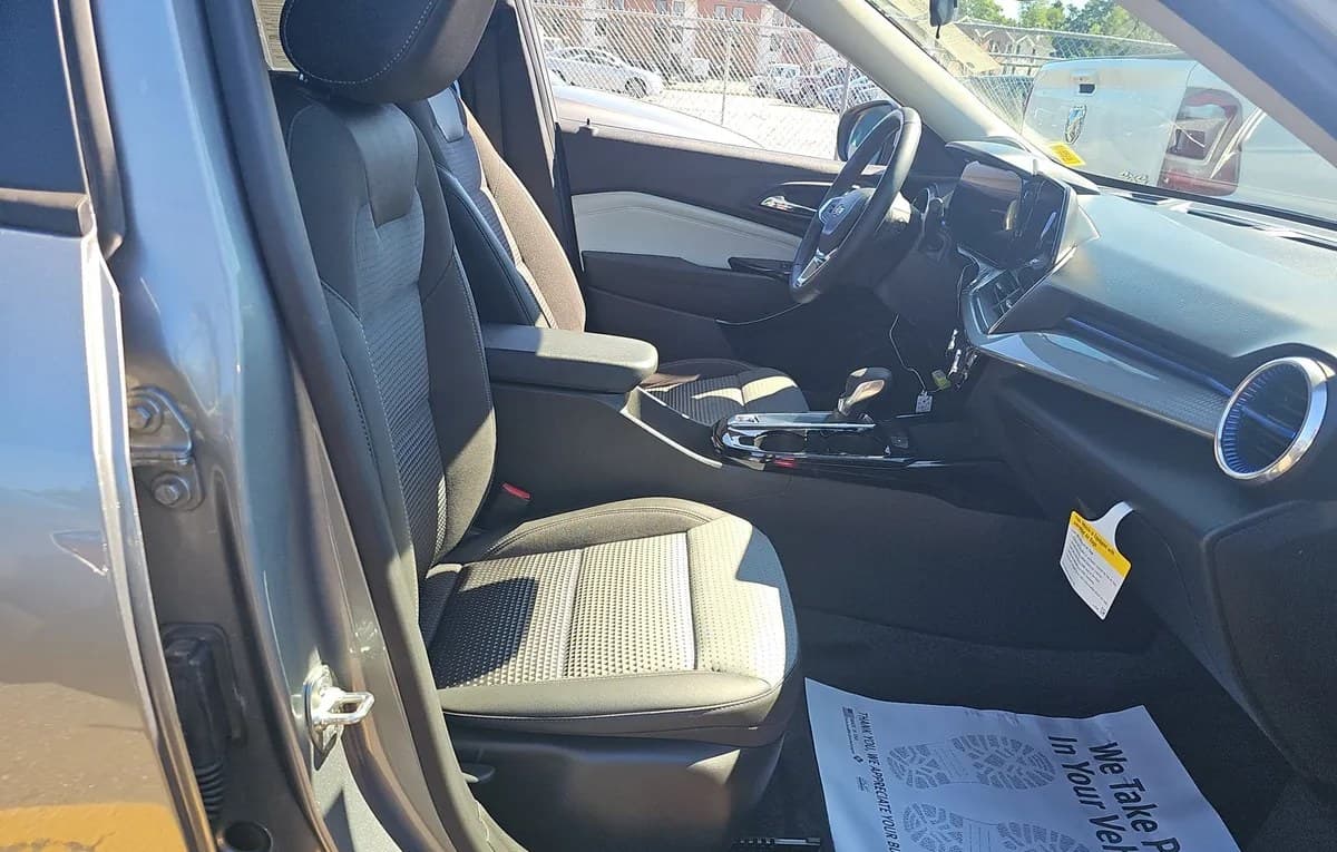 2024 CHEVROLET TRAX LT 5