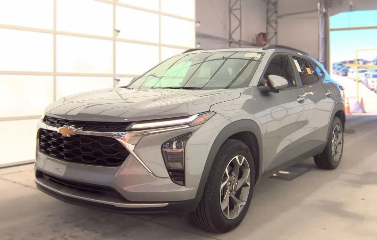 2025 CHEVROLET TRAX LT 2