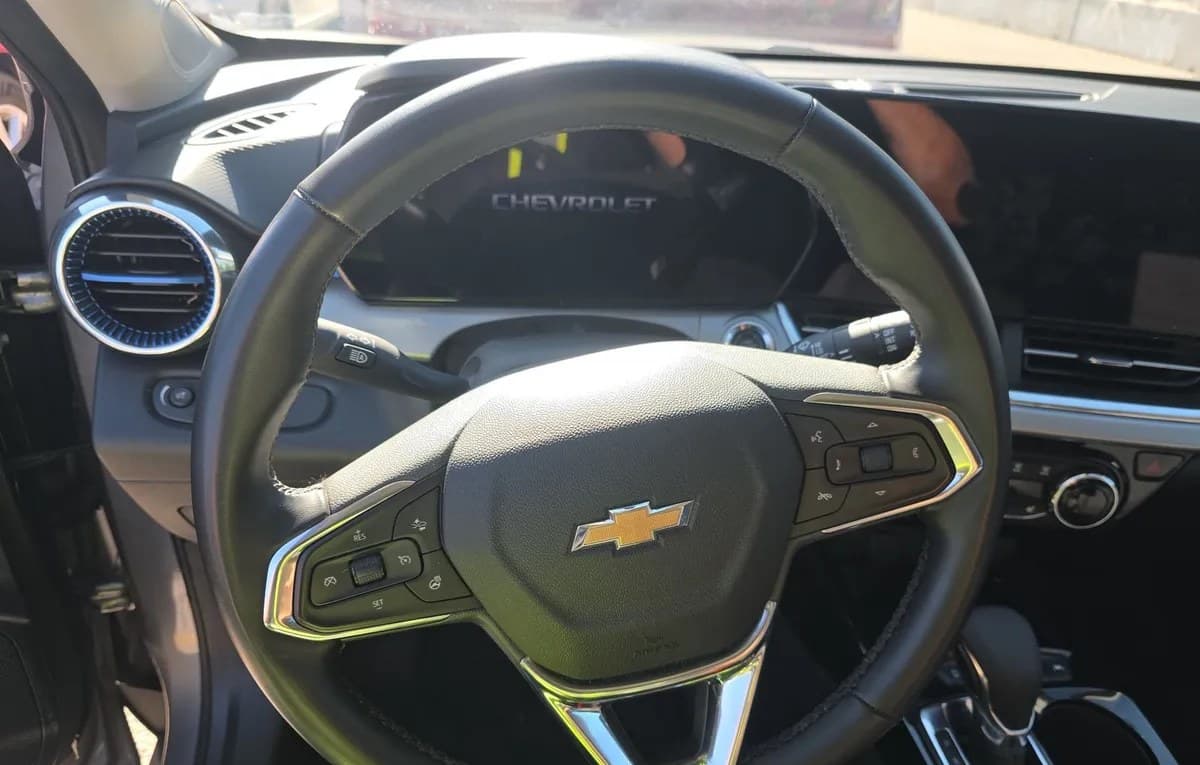 2025 CHEVROLET TRAX LT 7
