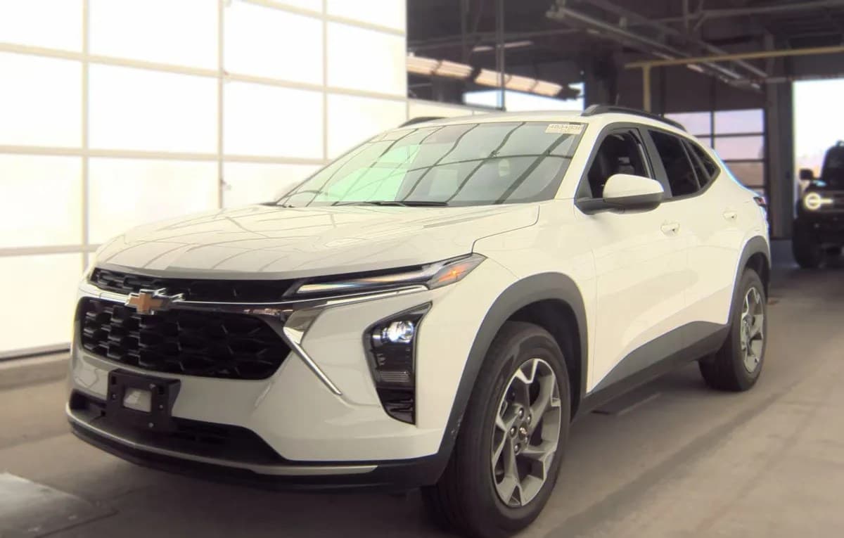 2025 CHEVROLET TRAX LT 2
