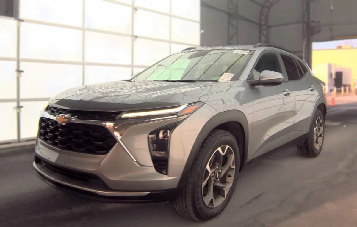 2025 CHEVROLET TRAX LT 2
