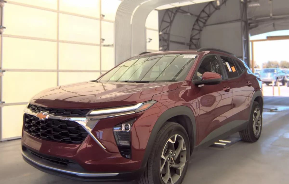 2025 CHEVROLET TRAX LT 2