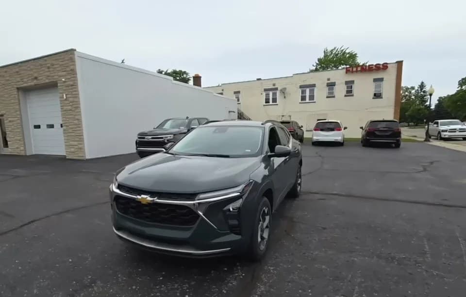 2025 CHEVROLET TRAX LT 2