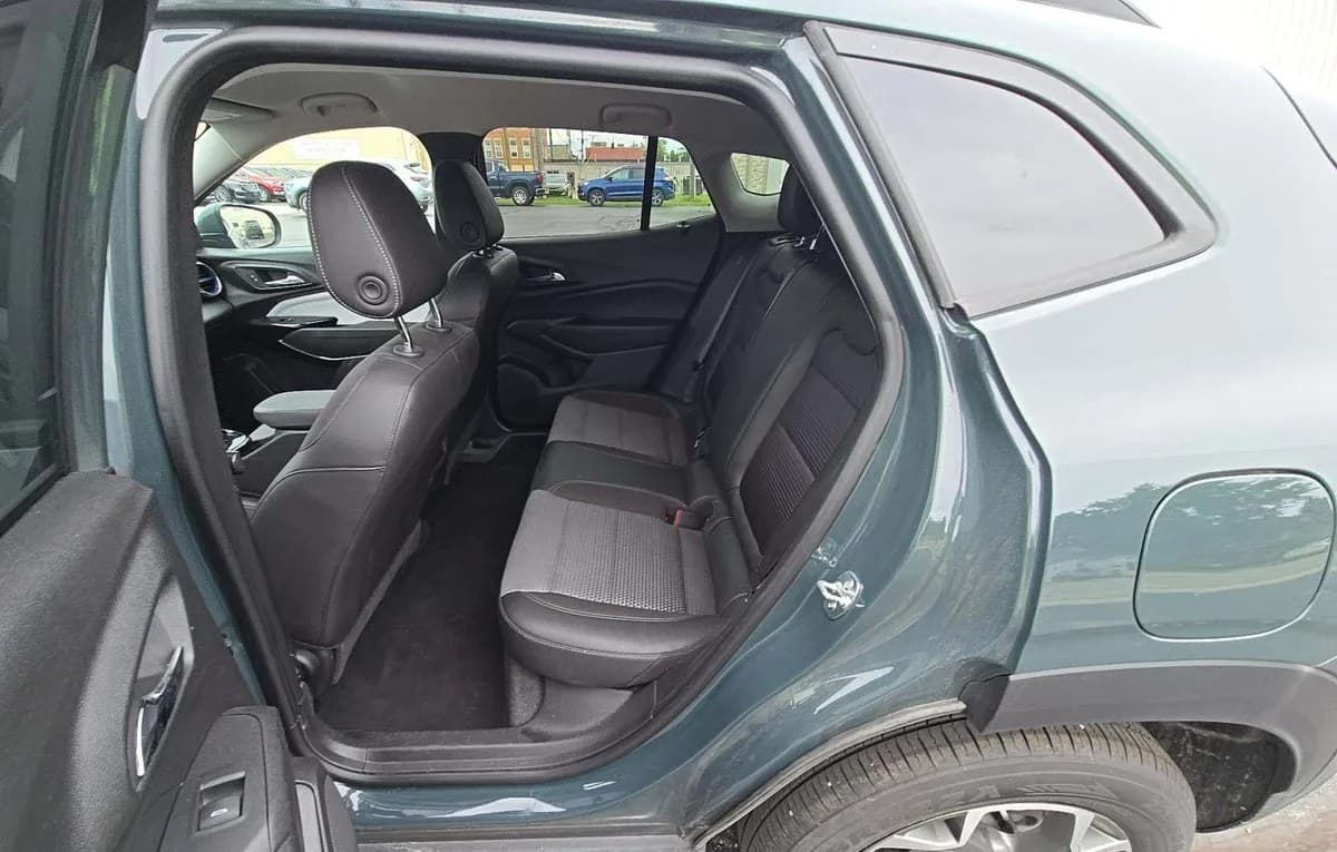 2025 CHEVROLET TRAX LT 7