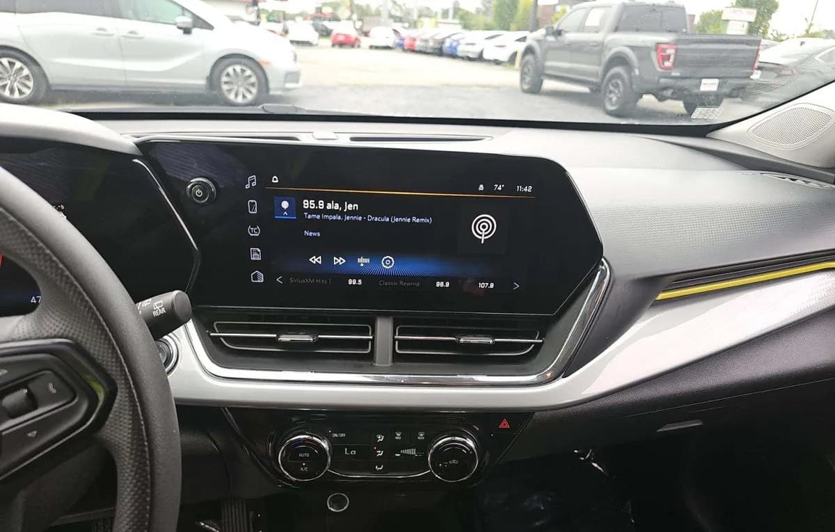 2025 CHEVROLET TRAX LT 7
