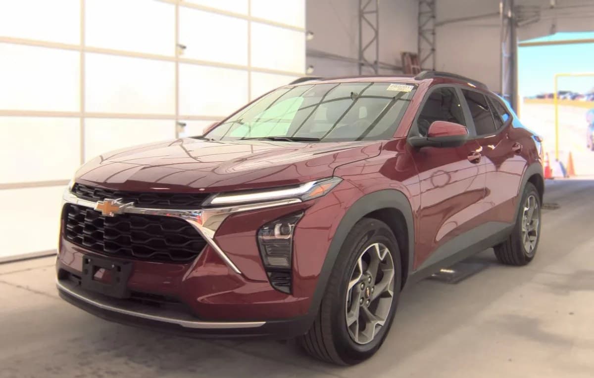 2025 CHEVROLET TRAX LT 2