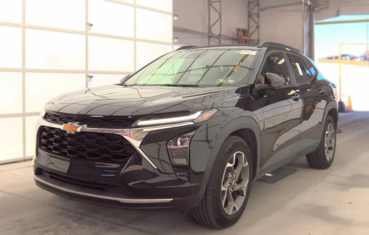 2025 CHEVROLET TRAX LT 2