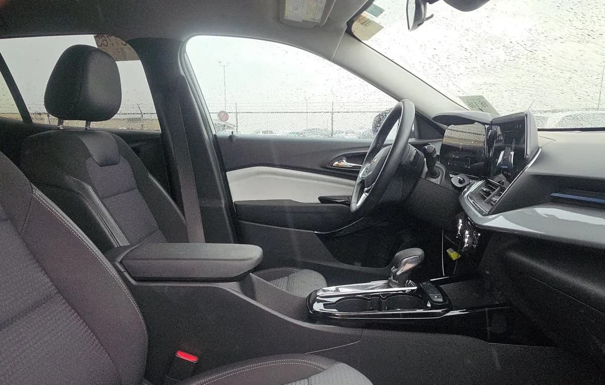 2025 CHEVROLET TRAX LT 5