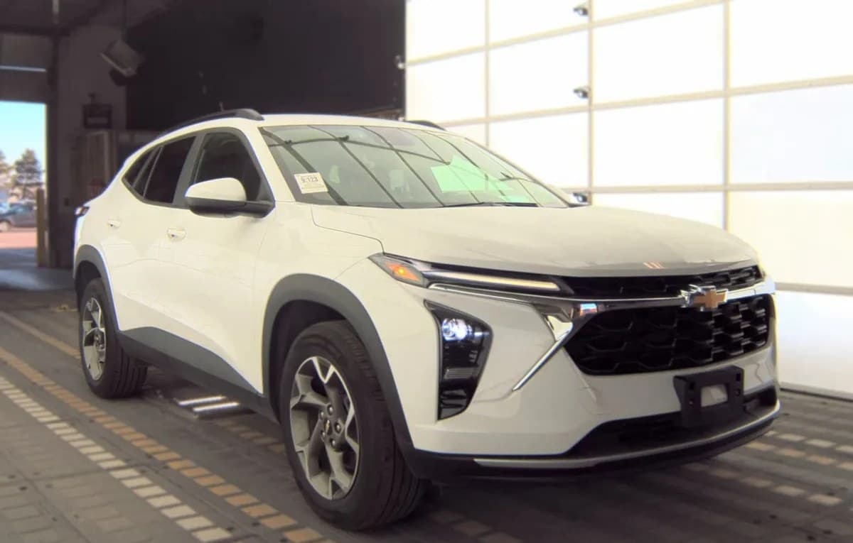 2025 CHEVROLET TRAX LT 4