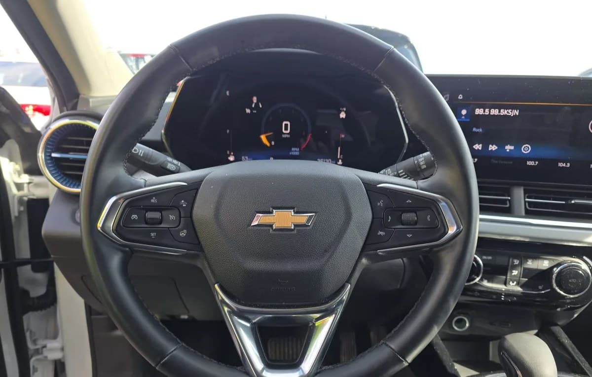 2025 CHEVROLET TRAX LT 7