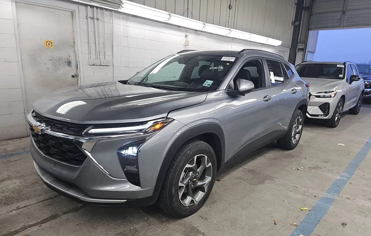 2025 CHEVROLET TRAX LT 2