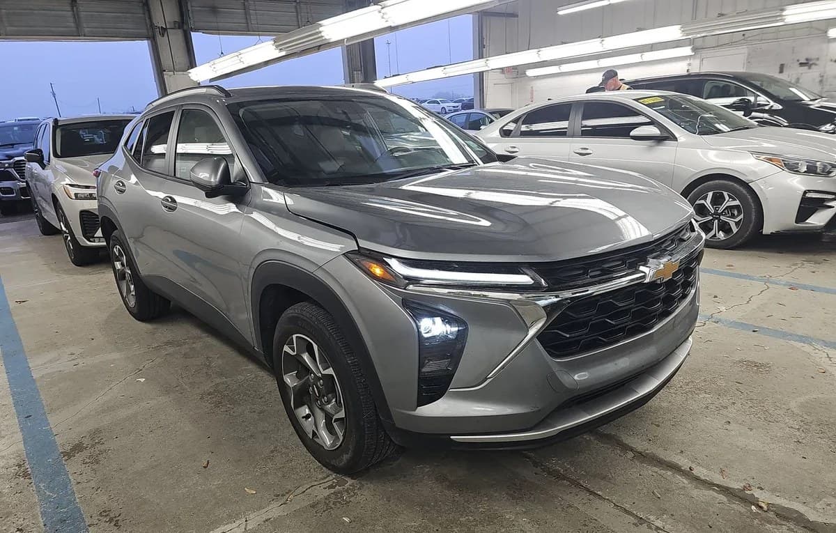 2025 CHEVROLET TRAX LT 4