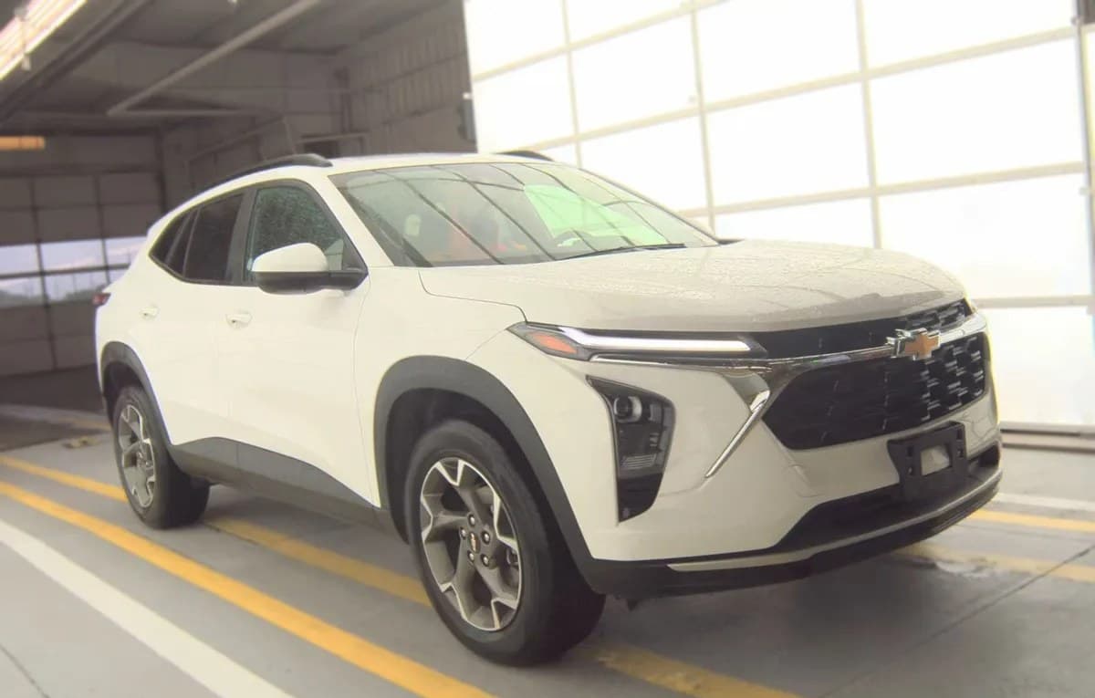 2025 CHEVROLET TRAX LT 4