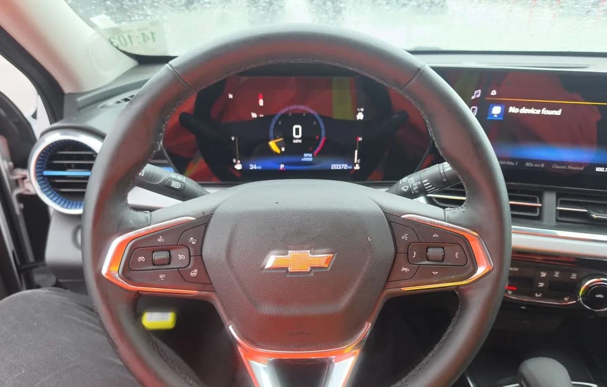 2025 CHEVROLET TRAX LT 7