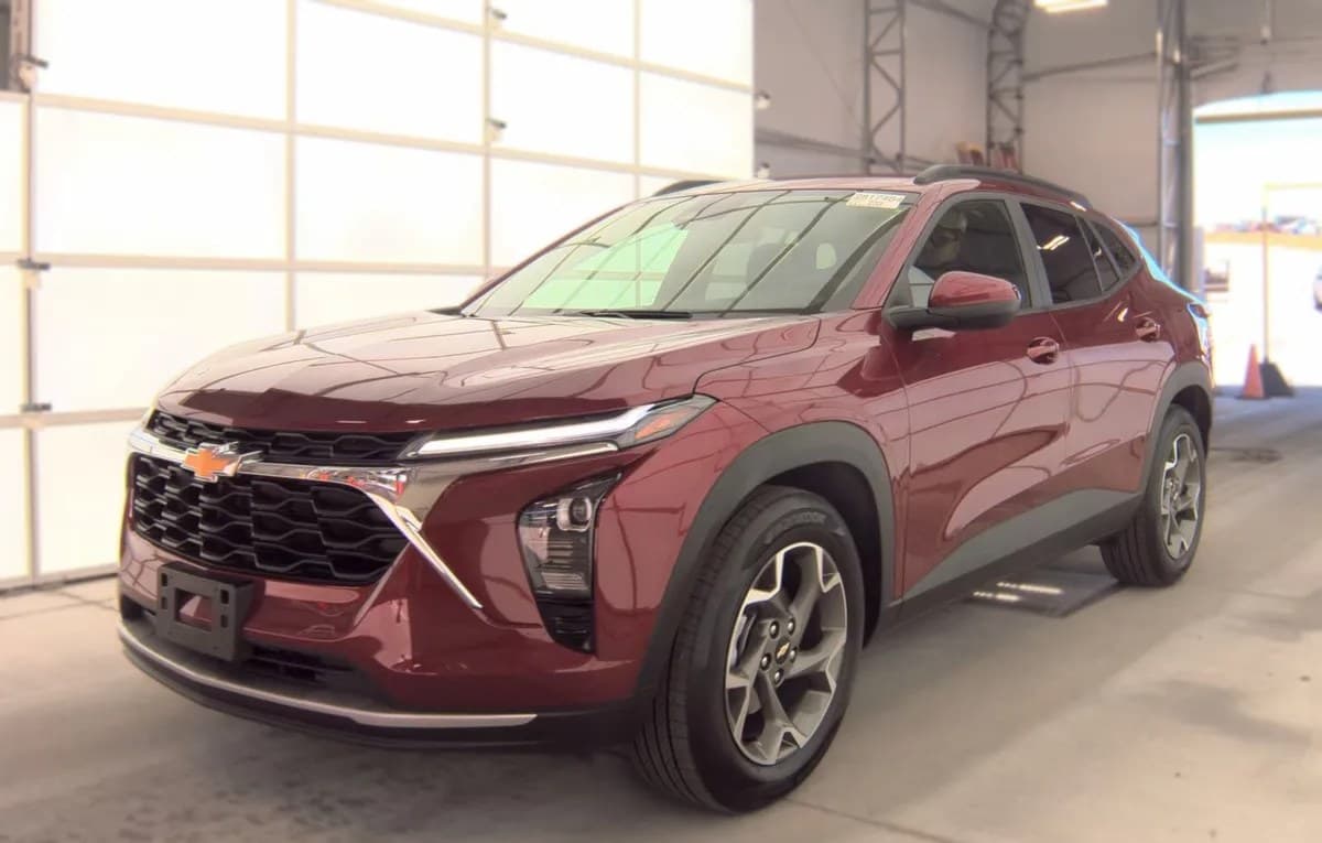 2025 CHEVROLET TRAX LT 2