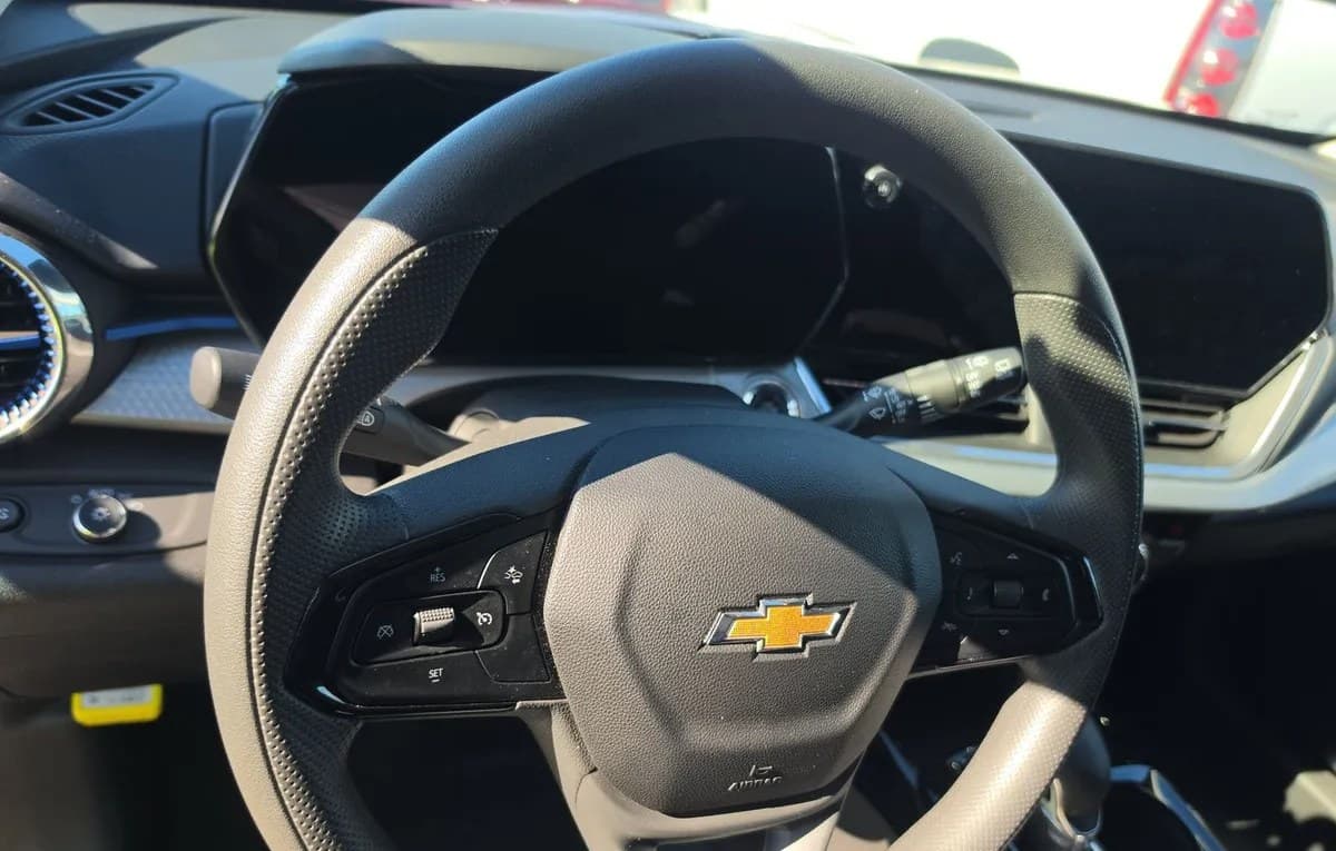 2025 CHEVROLET TRAX LT 7