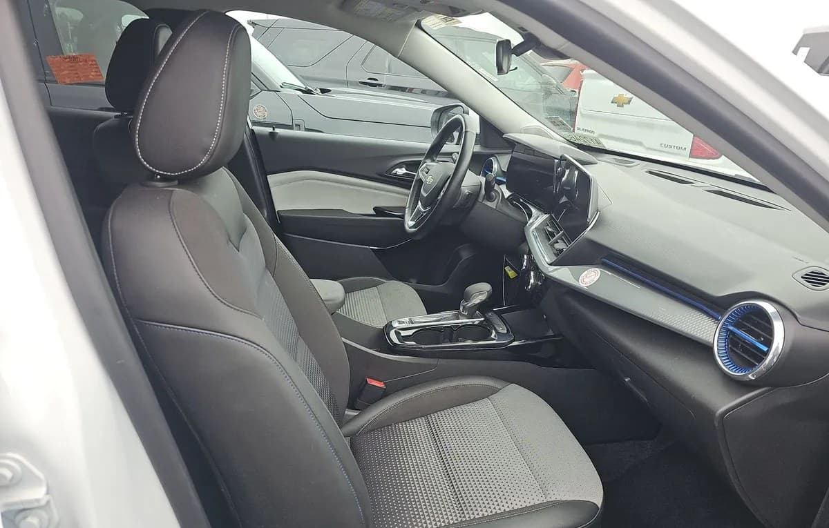 2025 CHEVROLET TRAX LT 5
