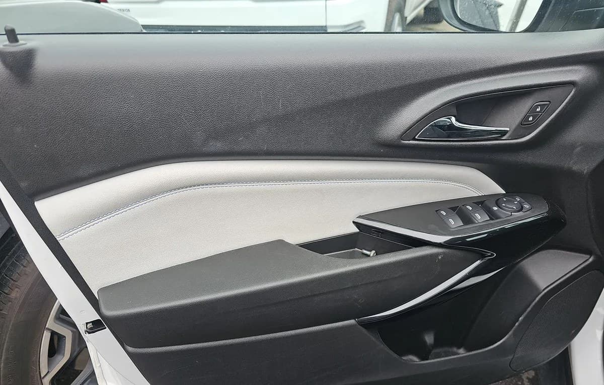 2025 CHEVROLET TRAX LT 6