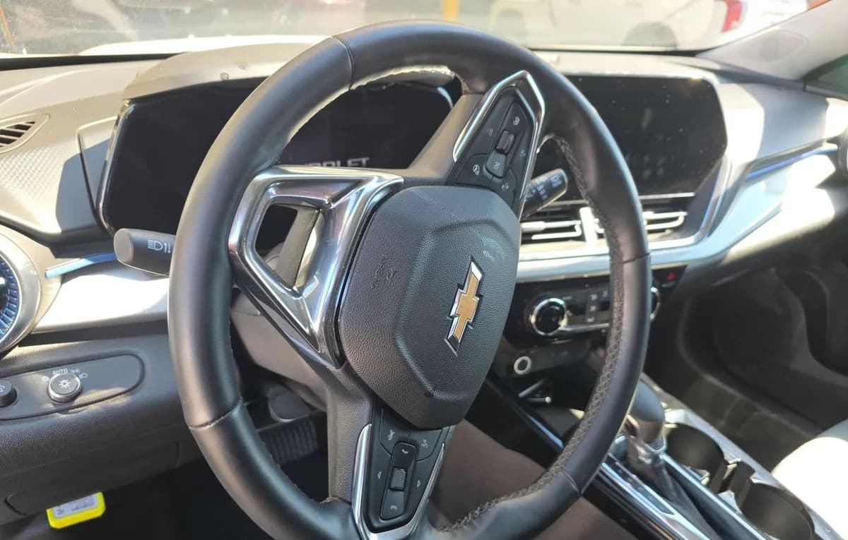 2025 CHEVROLET TRAX LT 7