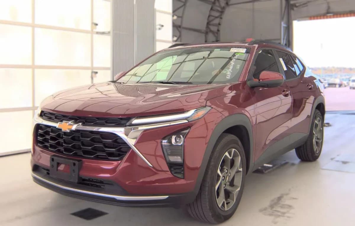 2025 CHEVROLET TRAX LT 2