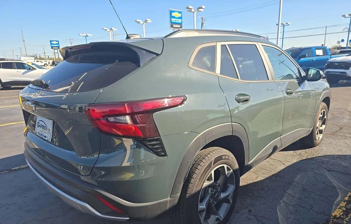 2025 CHEVROLET TRAX LT 4