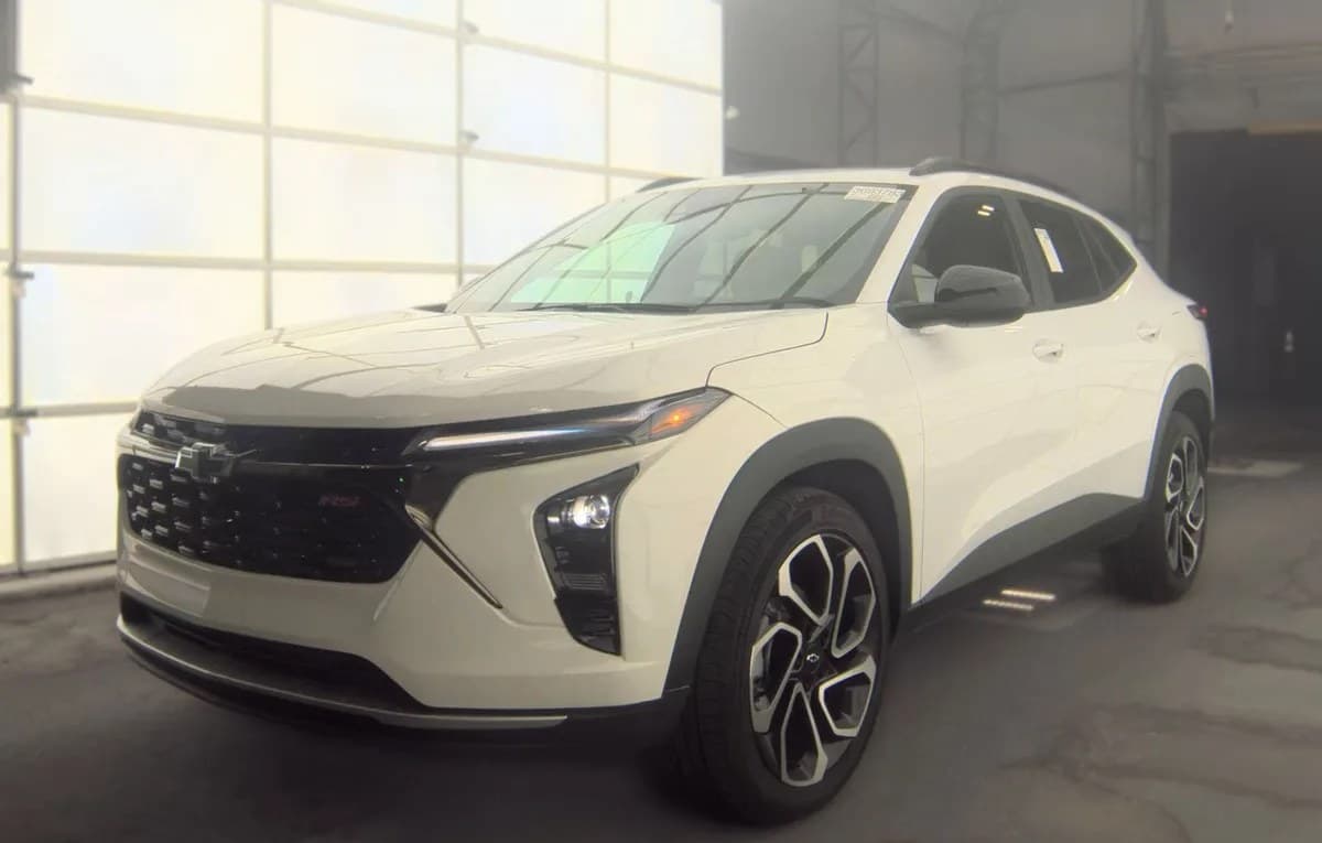 2025 CHEVROLET TRAX 2RS 2