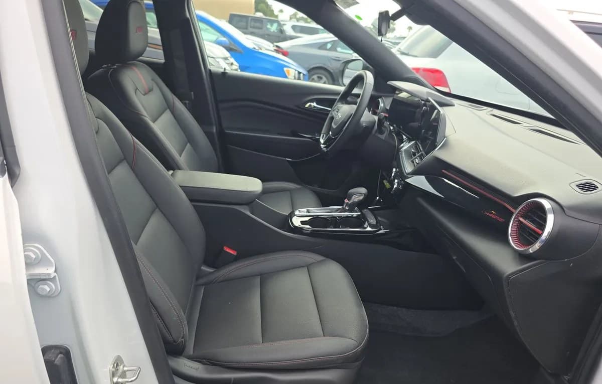 2025 CHEVROLET TRAX 2RS 5