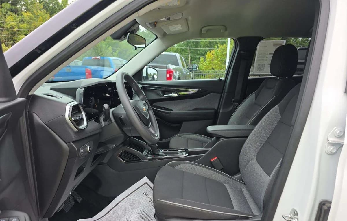 2025 CHEVROLET TRAILBLAZER LT 4