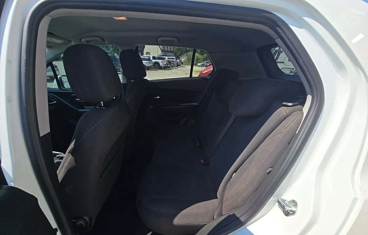 2020 CHEVROLET TRAX LS 7
