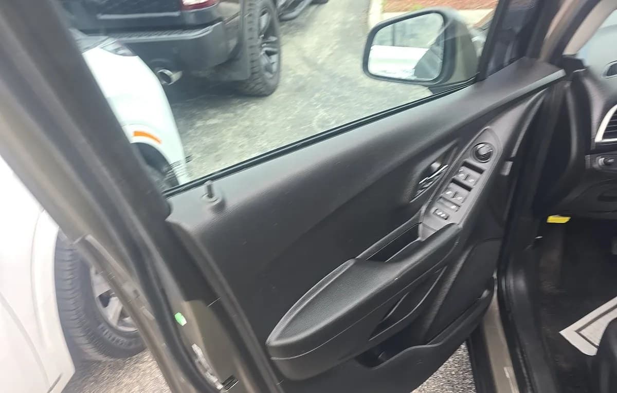 2021 CHEVROLET TRAX LS 6