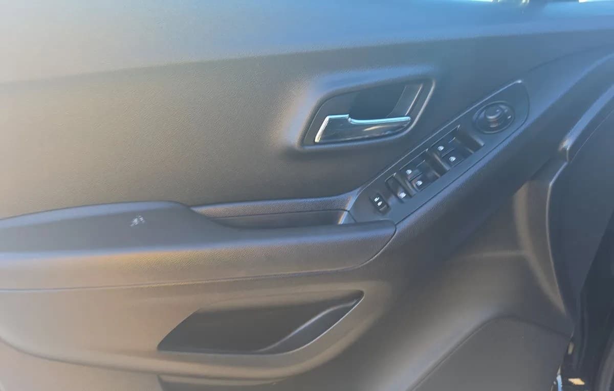 2020 CHEVROLET TRAX LS 6