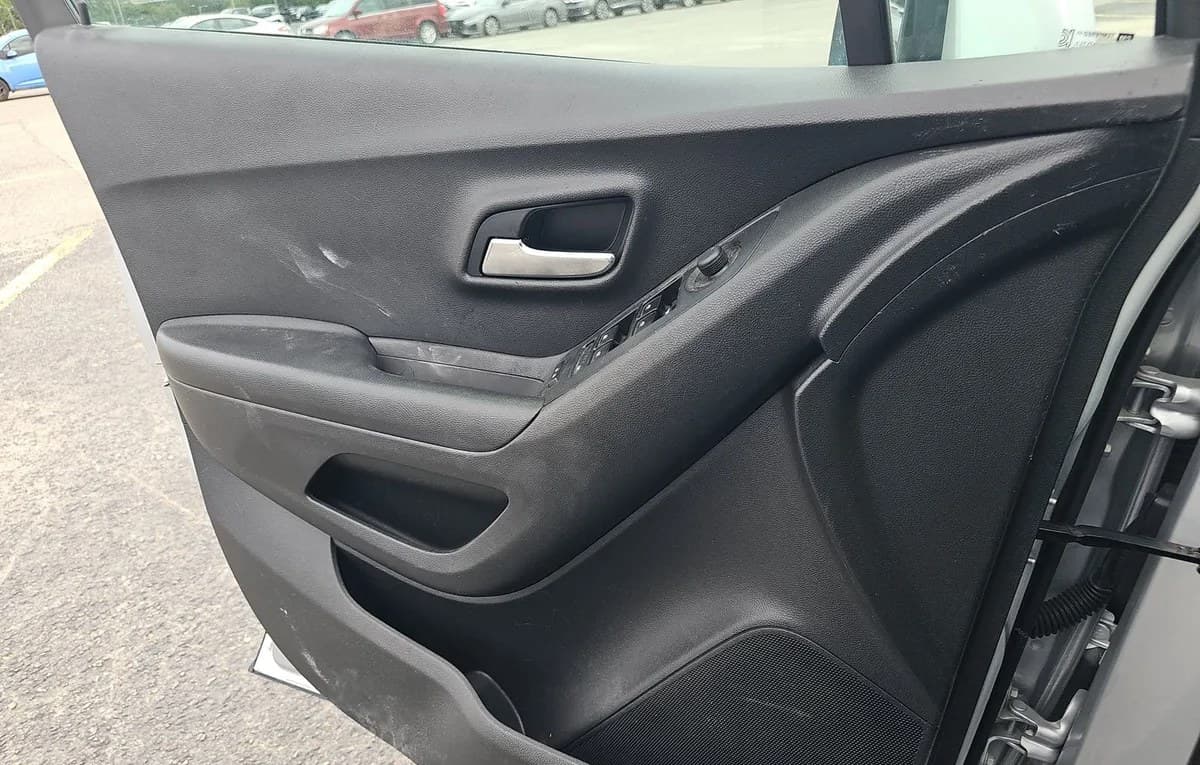 2021 CHEVROLET TRAX LS 6